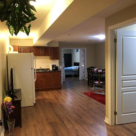 Spacious 2 Bedroom guest suite Toronto Exterior foto