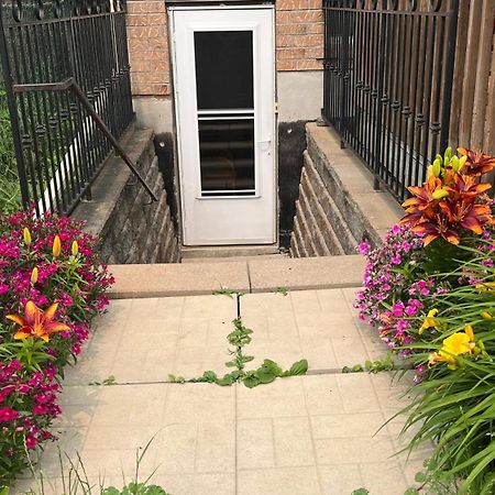 Spacious 2 Bedroom guest suite Toronto Exterior foto