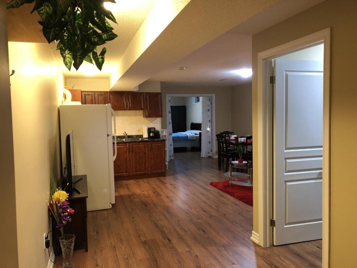 Spacious 2 Bedroom guest suite Toronto Exterior foto