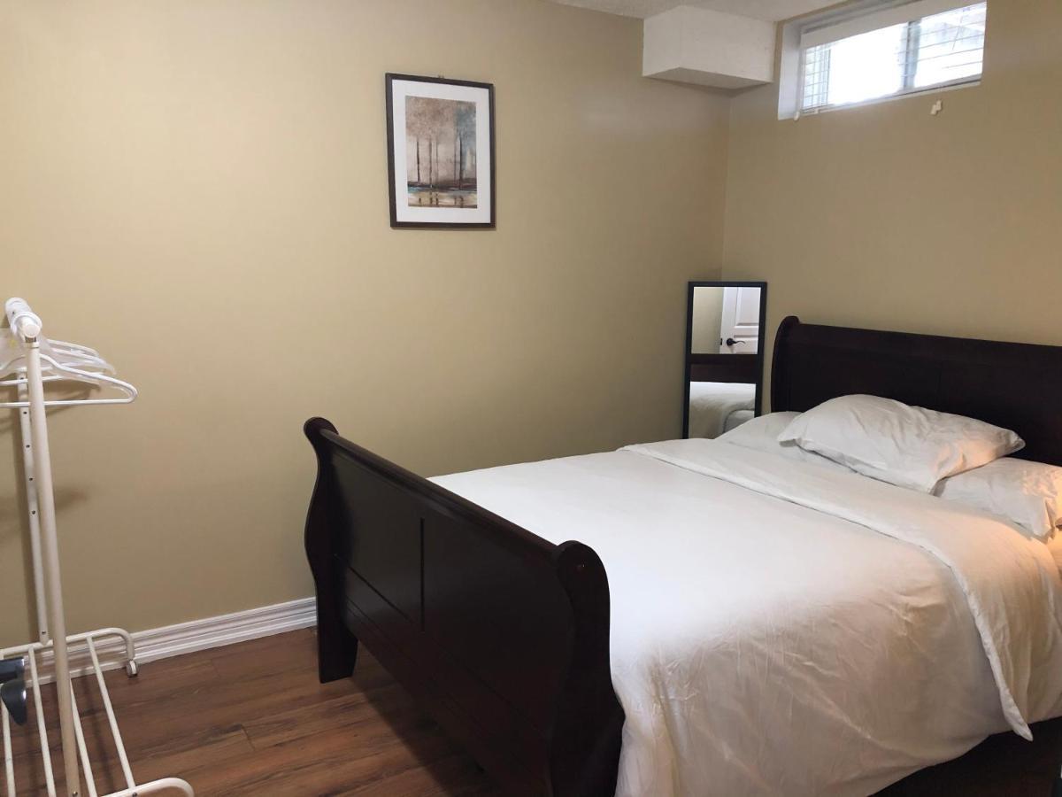 Spacious 2 Bedroom guest suite Toronto Exterior foto