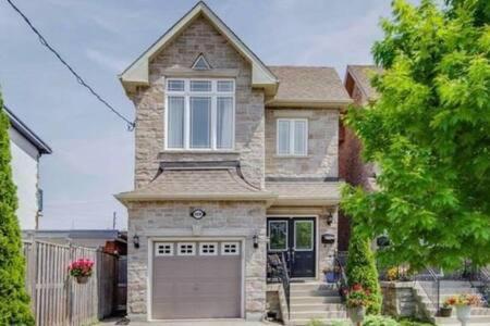 Spacious 2 Bedroom guest suite Toronto Exterior foto