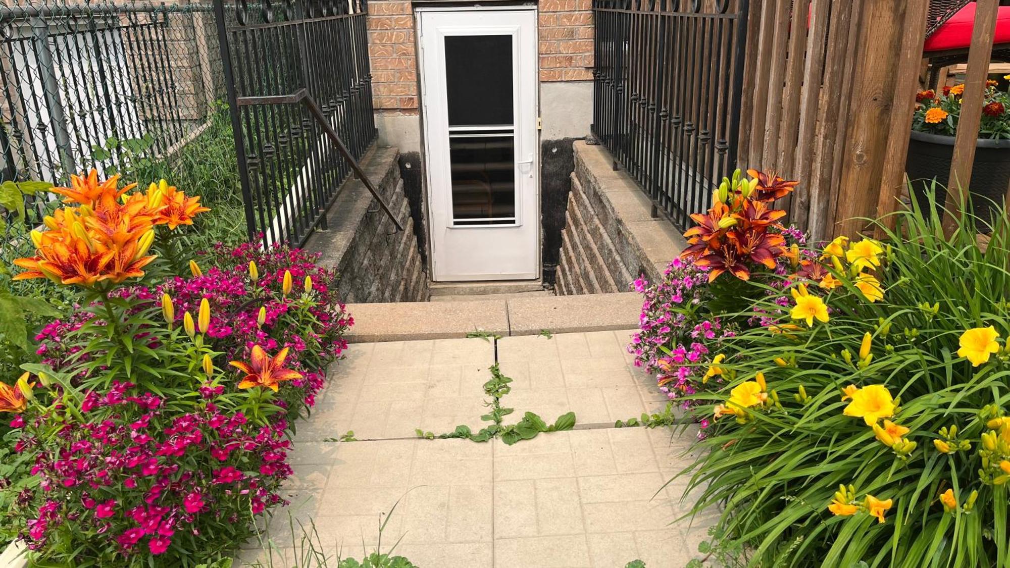 Spacious 2 Bedroom guest suite Toronto Exterior foto